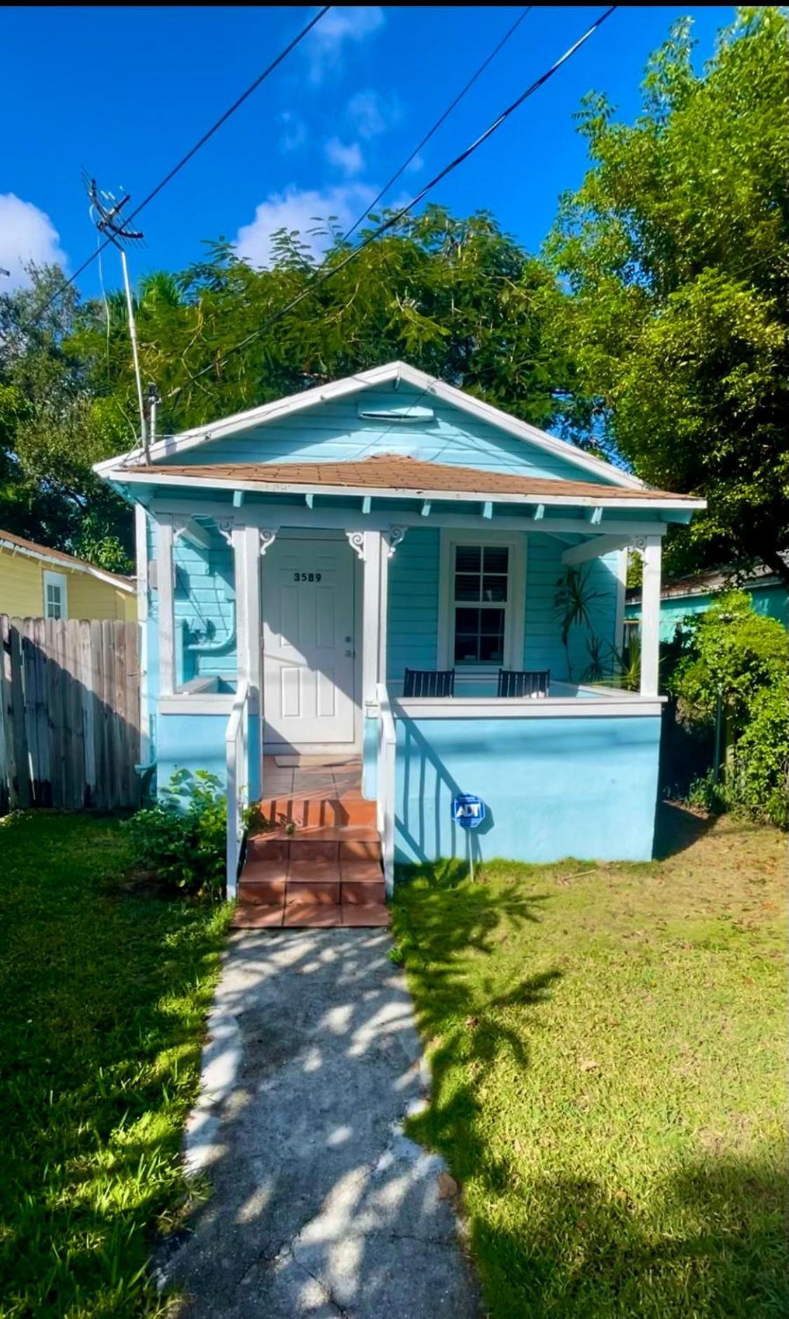 Key West Style Historic Home In Coconut Grove Florida, The Blue House Μαϊάμι Εξωτερικό φωτογραφία